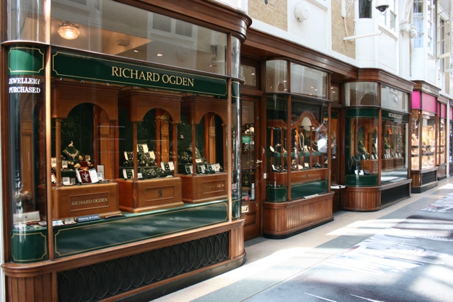 photo - jewelry shop